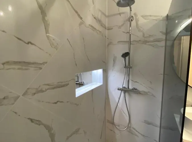 Sunrise يلينيا غورا